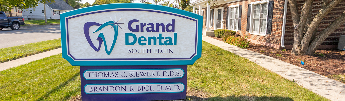 Exterior of South Elgin dental office